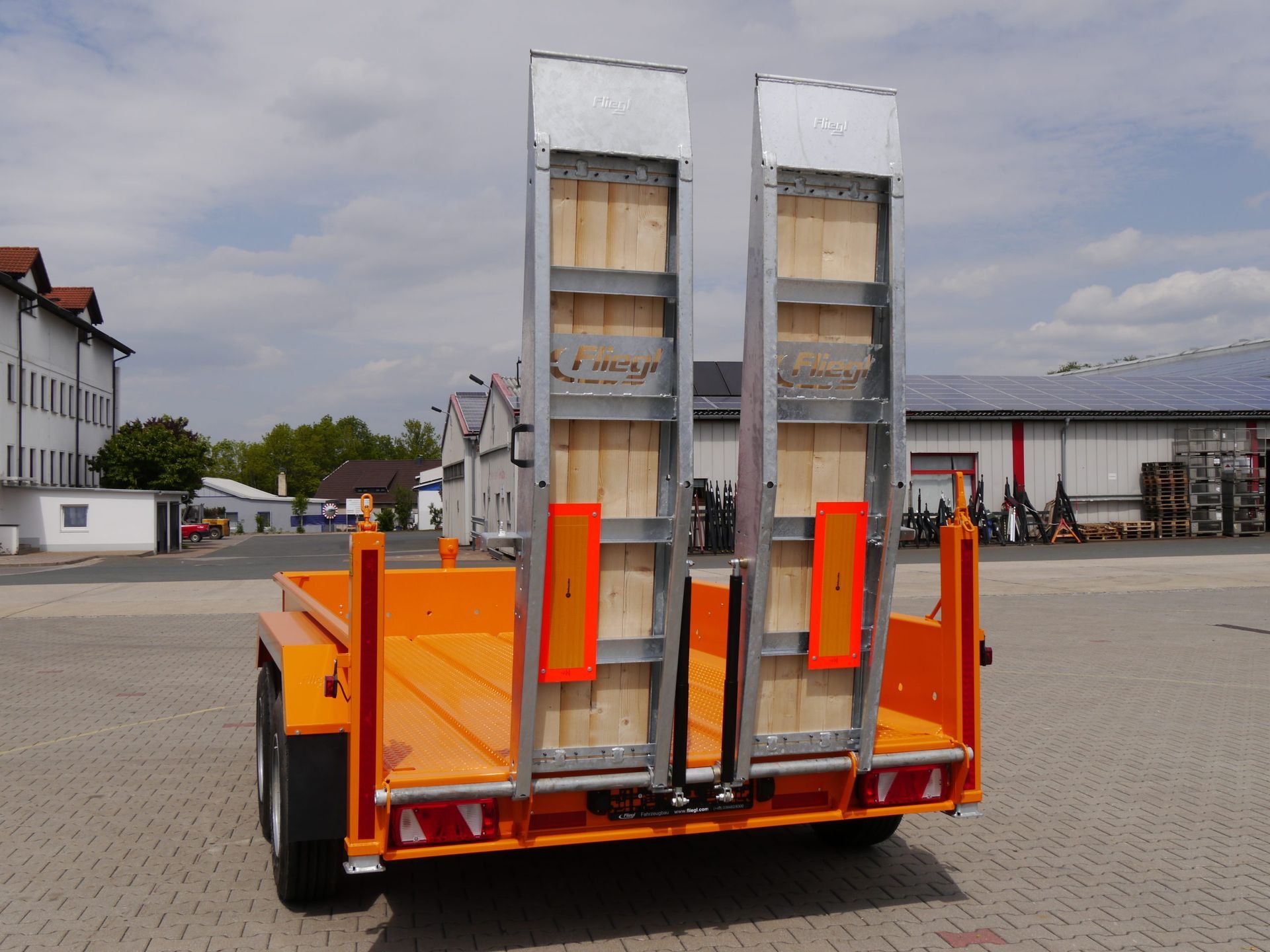 Įvažiavimo takelių pločio reguliacija