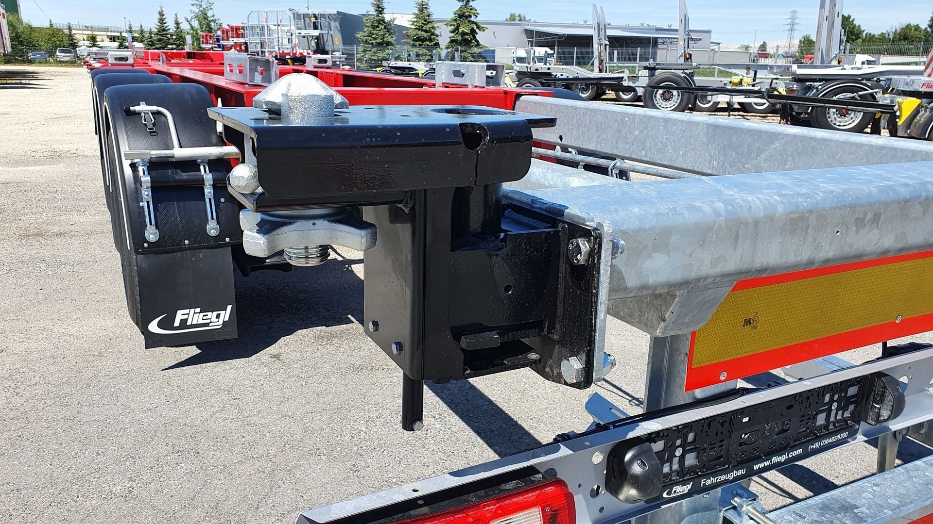 Ištraukiami galiniai užraktai senų tipų konteineriams