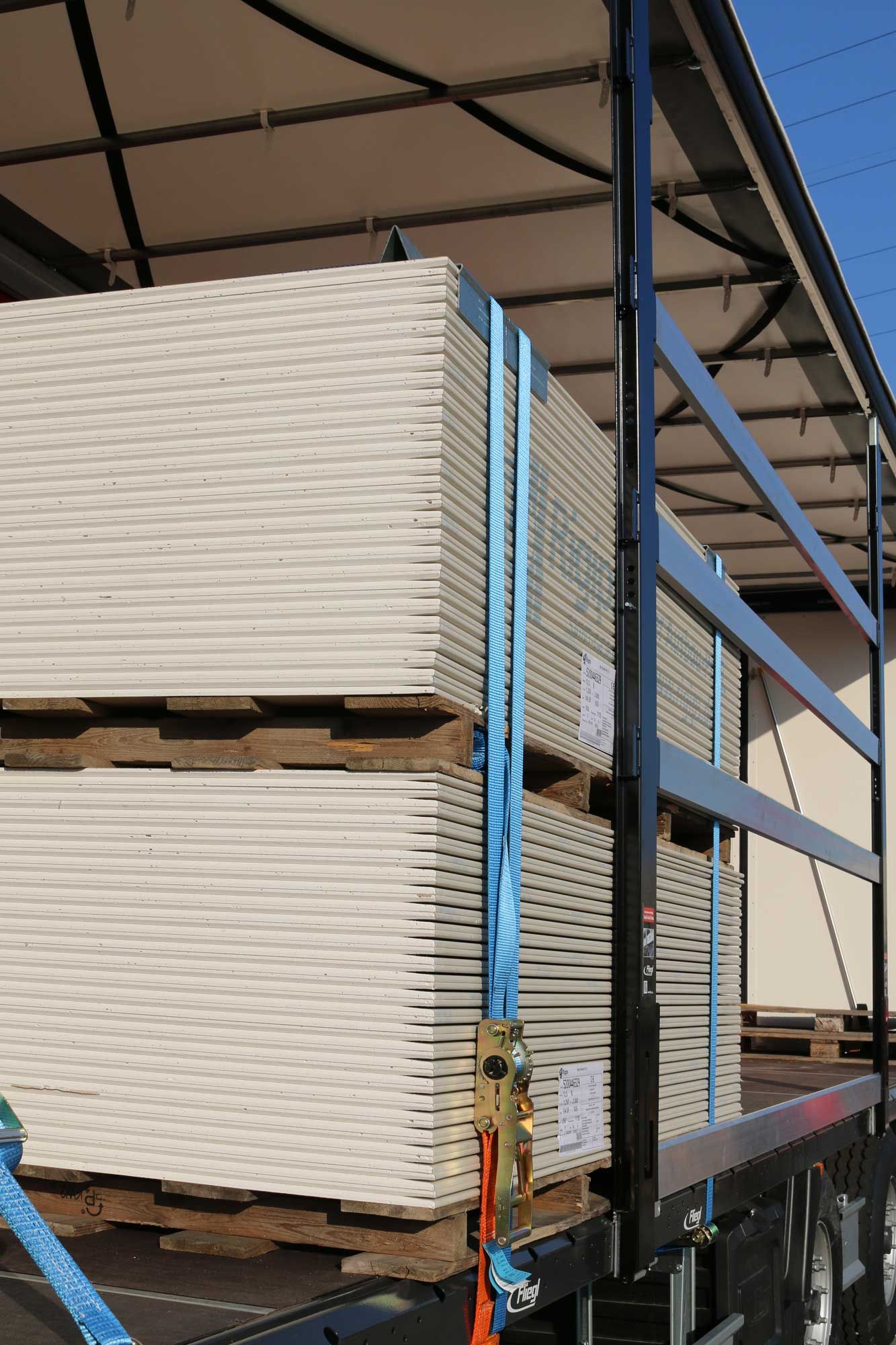 Gipskartonio plokščių transportavimas