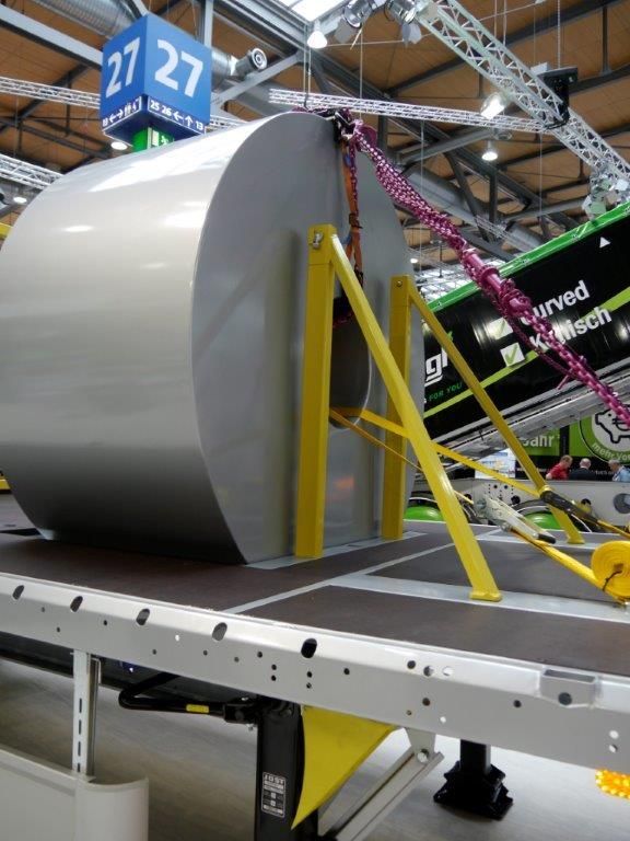 Priekinių stovų sutvirtinimas ritinių užblokuoti