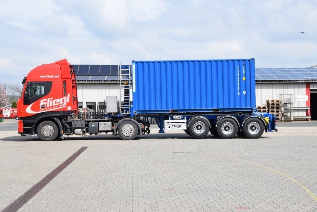 30-40 suskleista puspriekabė