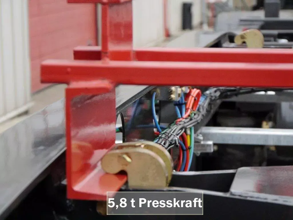 5,8 tonų slėgio ant užrakto