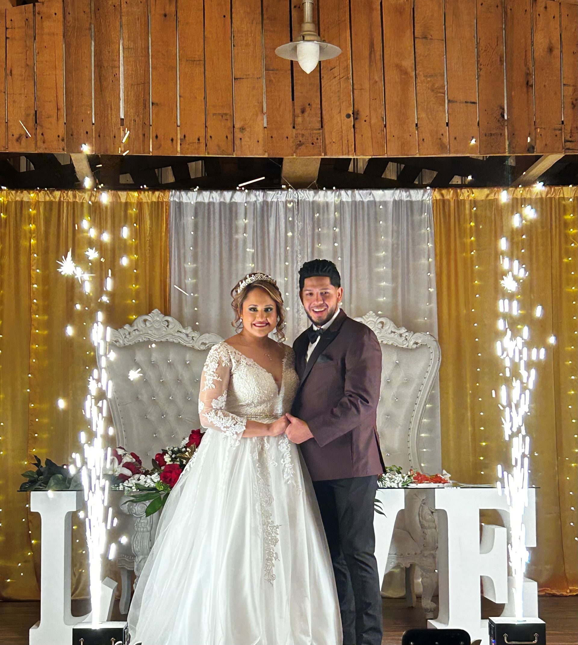 A table with a sign that says easter on it
