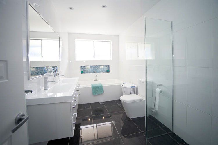 Cape Hawke 1 Bathroom - Barry Pfister Builder In Forster, NSW