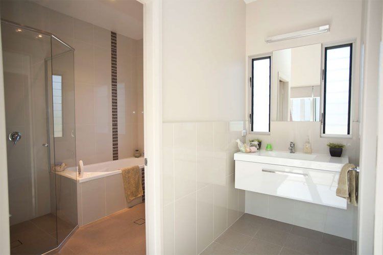 Seascape 2 Wash Room and Bath Tub - Barry Pfister Builder In Forster, NSW