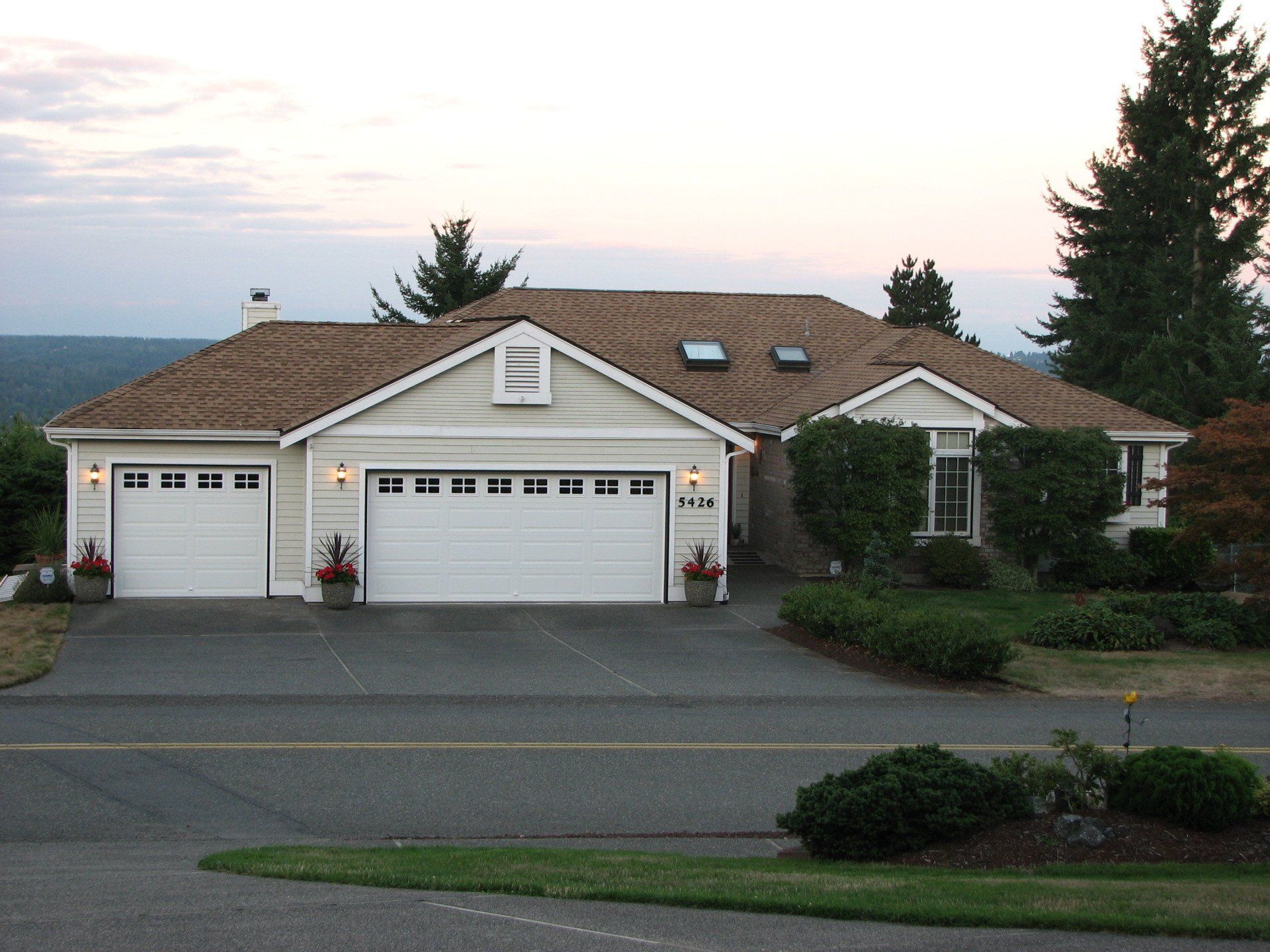 Residential House with Garage — Olalla, WA — Peninsula Roofing LLC