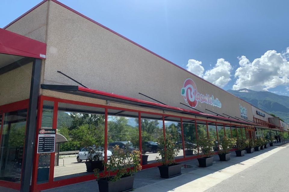 Pensilina supermercato