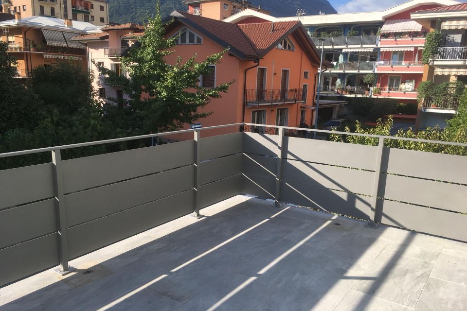 Terrazzo con recinzione