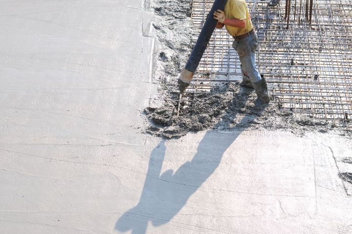 worker concreting service