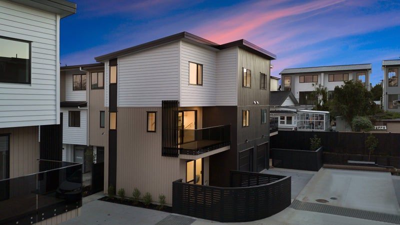 Modern townhouse multi-unit residential development, Arawa Rd, Auckland
