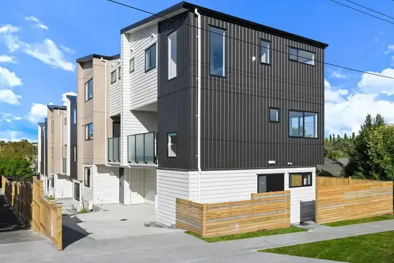 Modern 3 level townhouse in a multi-unit residential development, Knight Rd Auckland