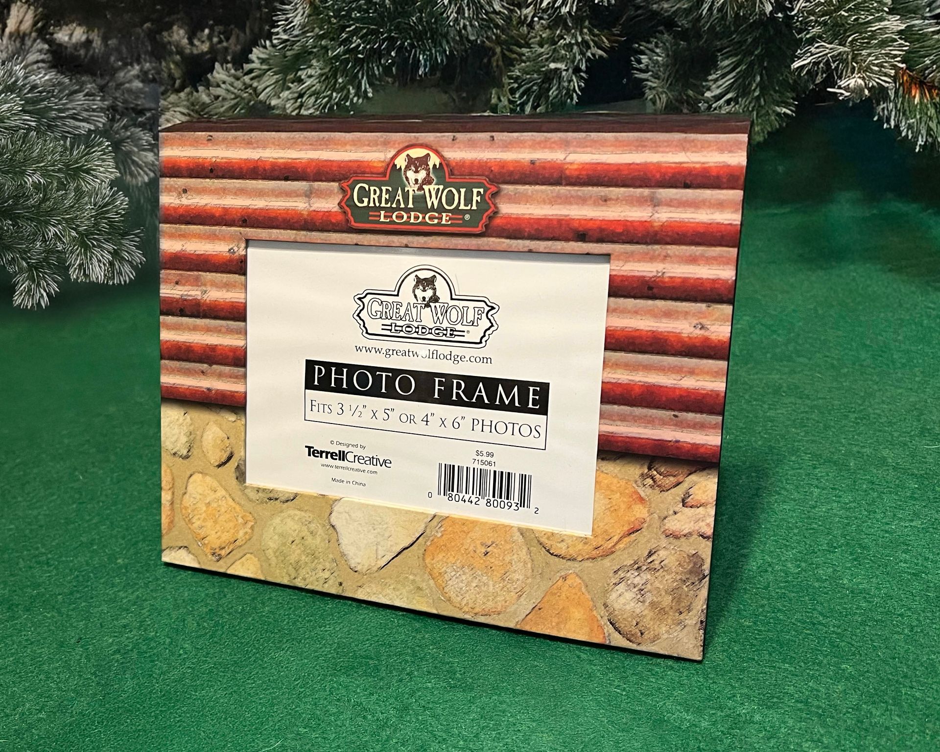 A picture frame that looks like a log cabin