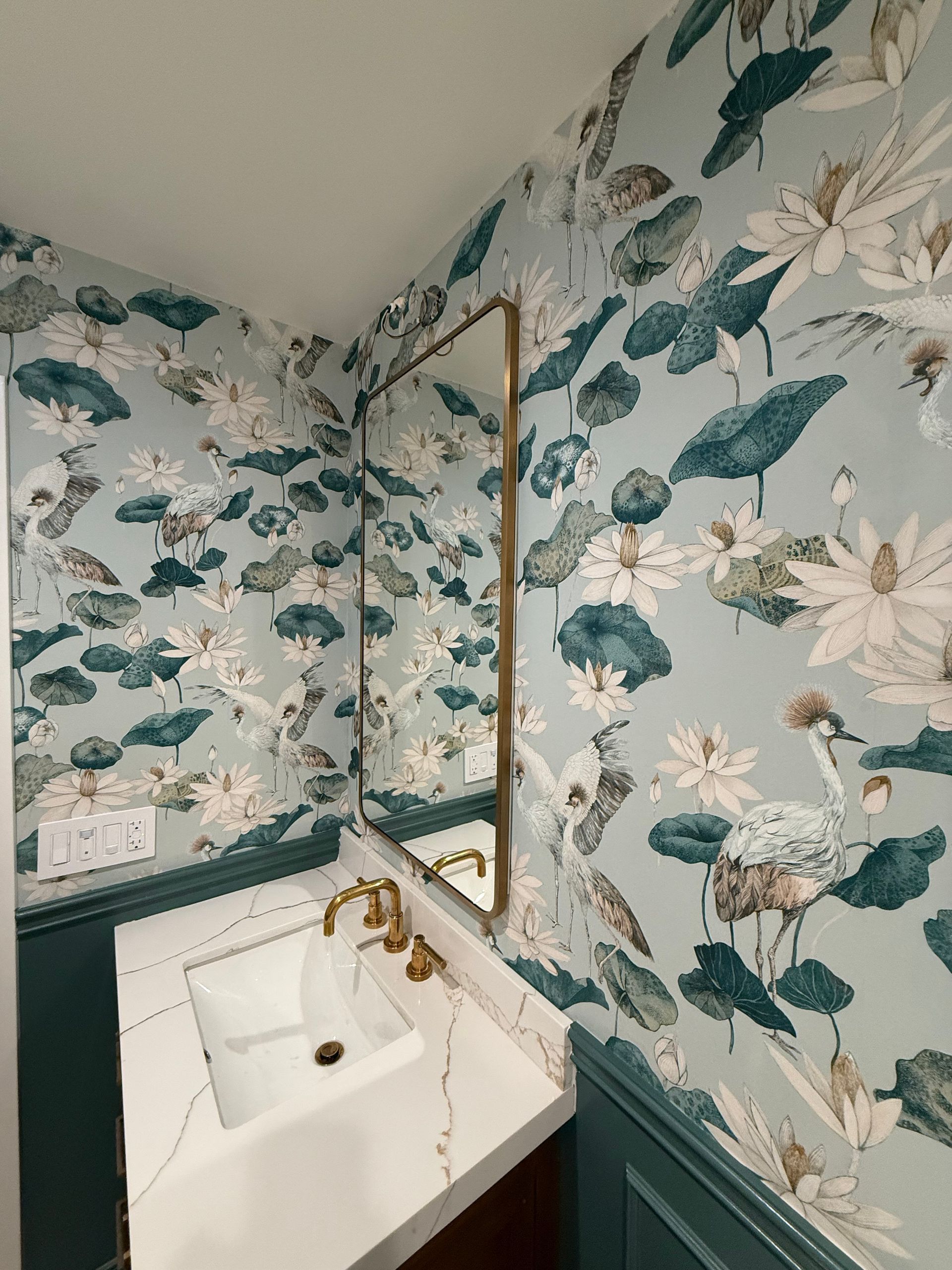 wallpaper-installation-walnutcreek-bathroom