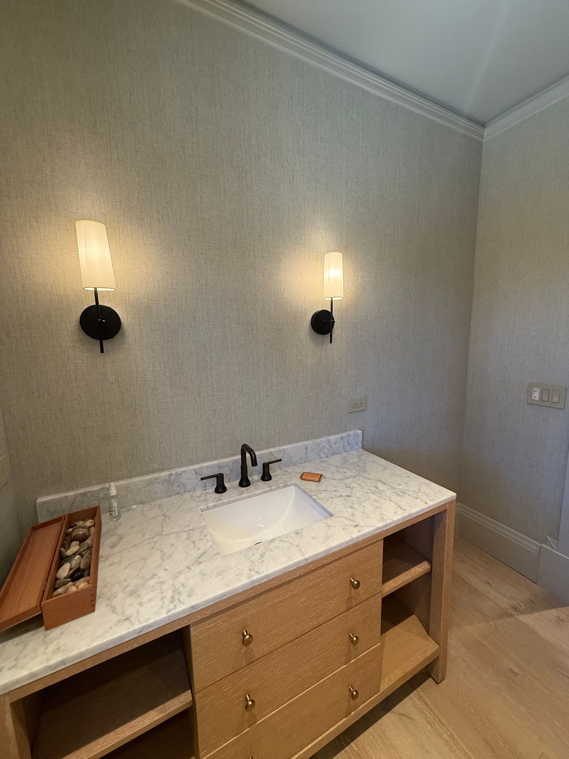 wallpaper-installation-Healdsburg-bathroom