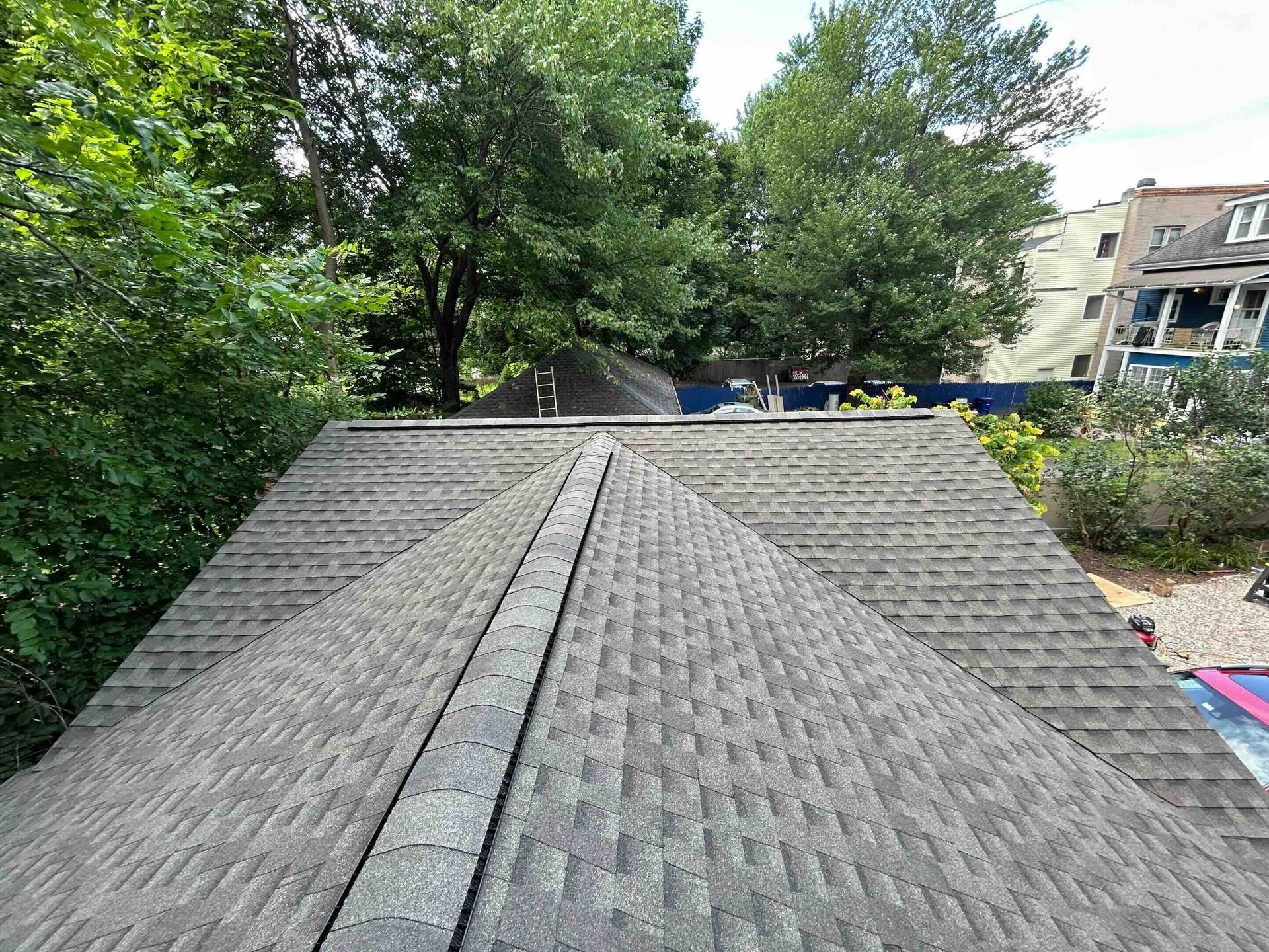 Photo of newly installed Timberline HDZ Roof because of Insurance claim in Hartford, CT