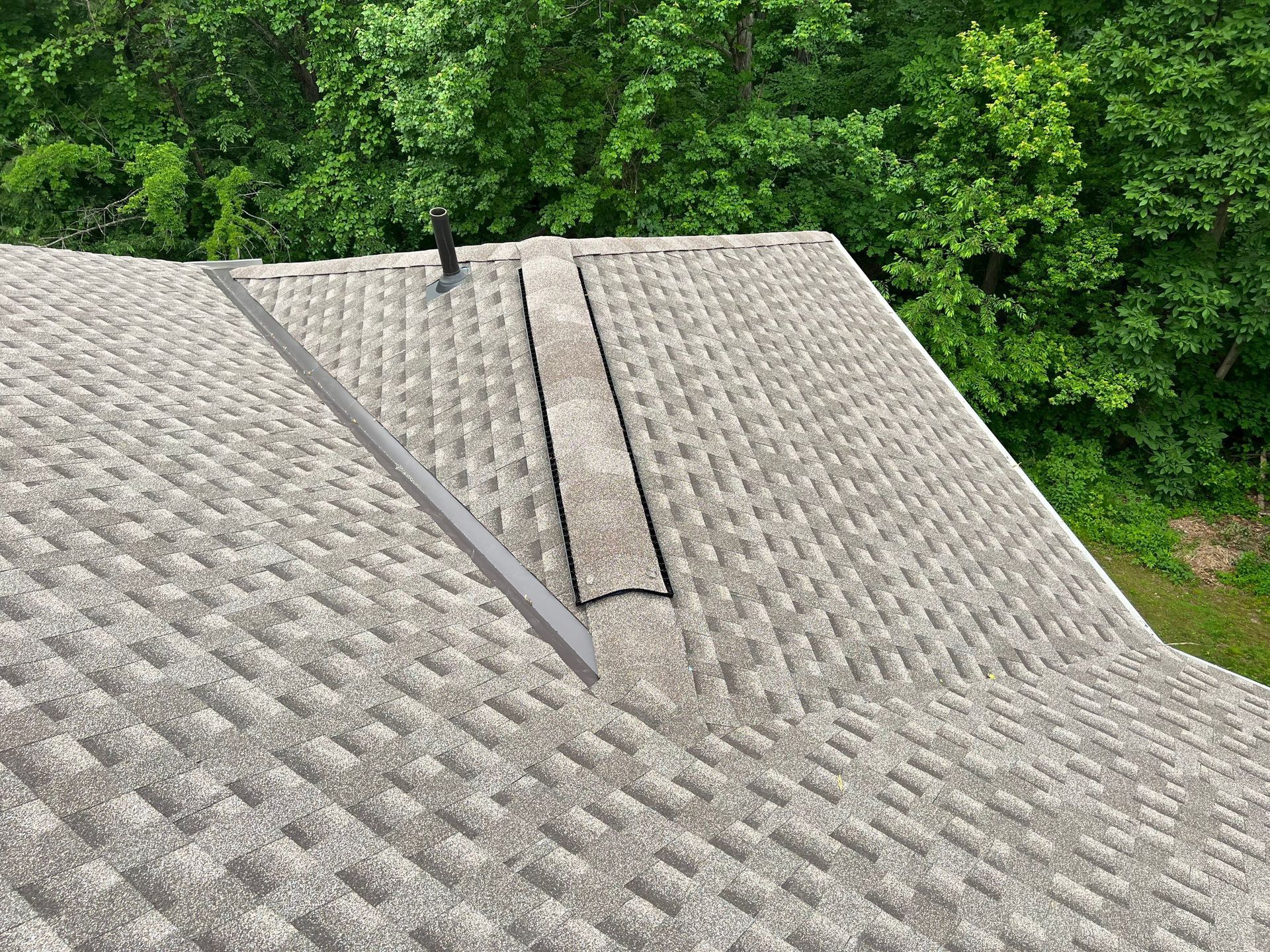 New Roof Installed in Canton, CT with Open Metal Valley 