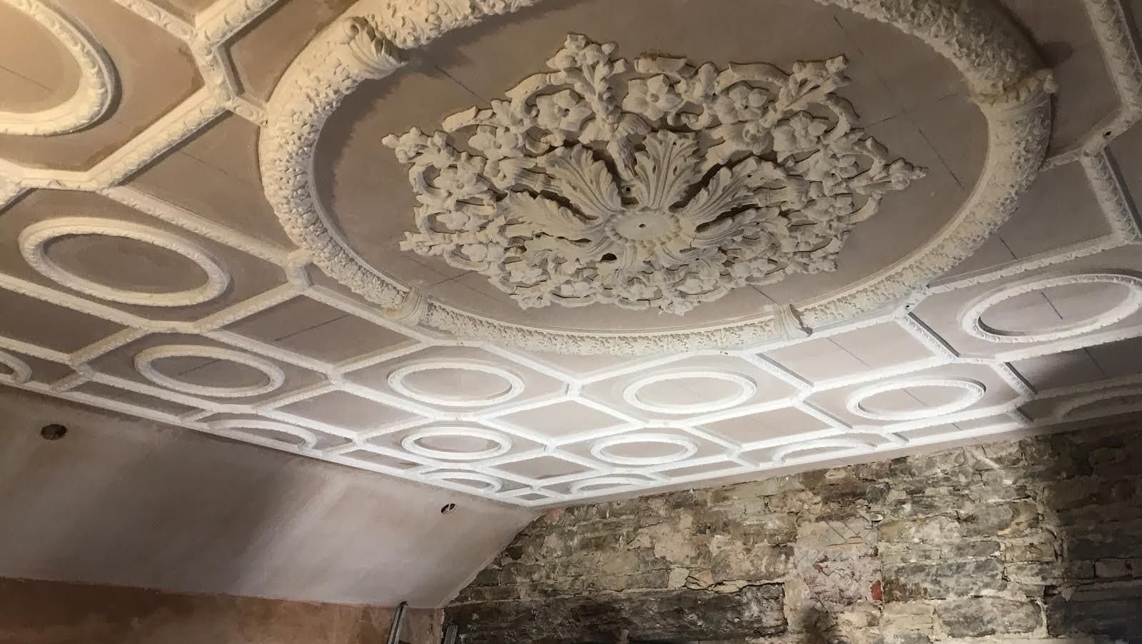 Decorative plastering