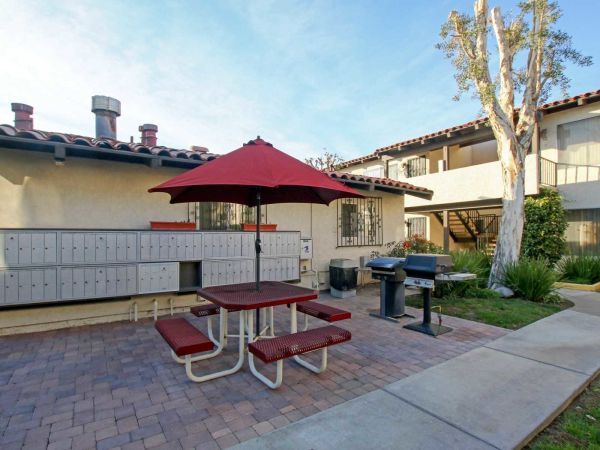 Barbecue Area | Tustin Plaza Apartments