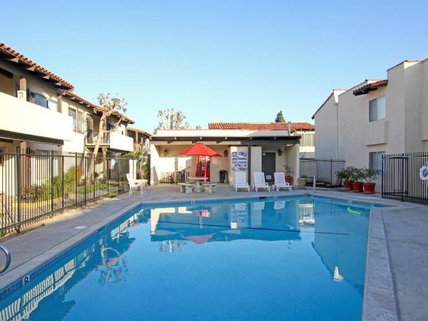 Pool | Tustin Plaza Apartments