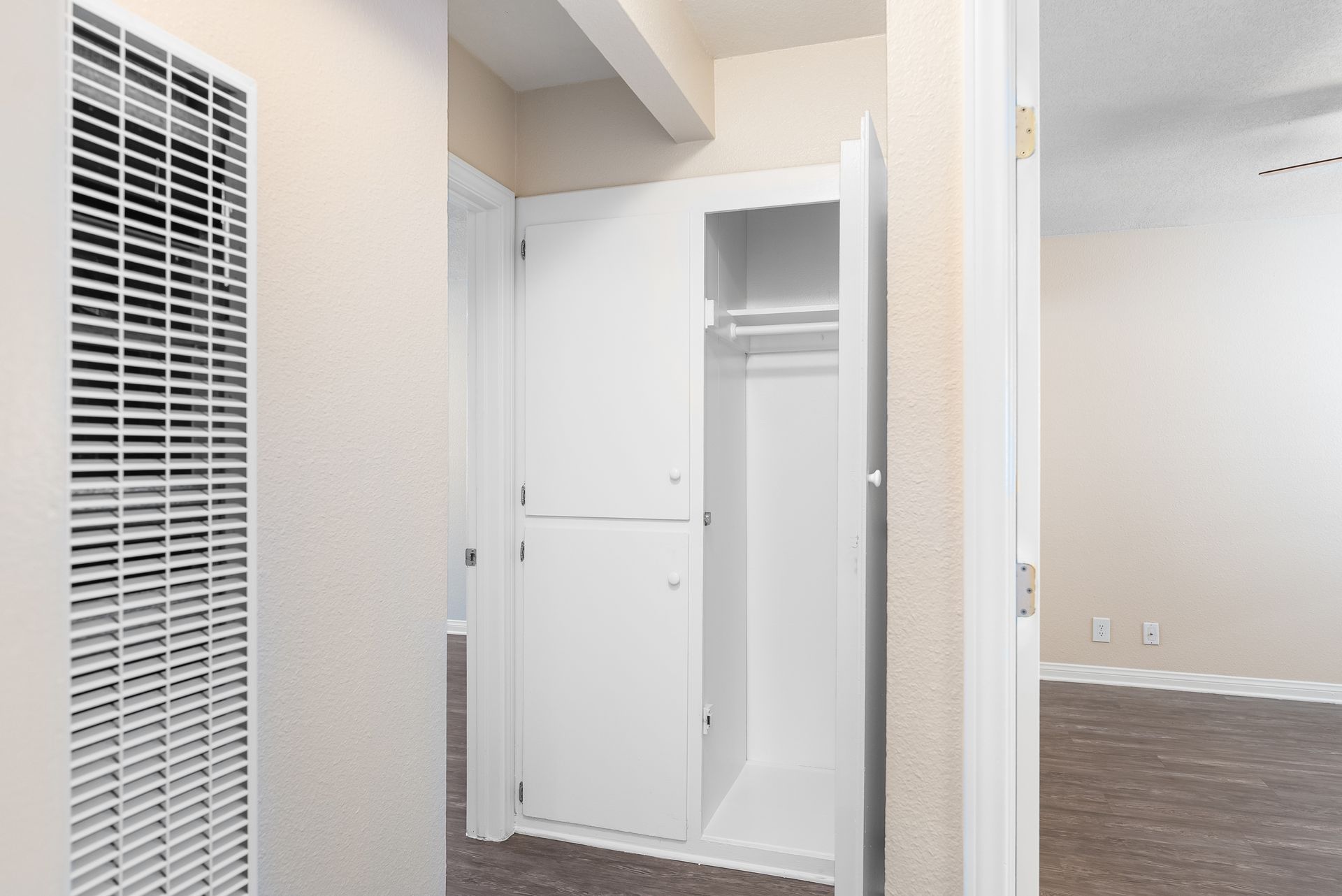 Cantabria hallway closet