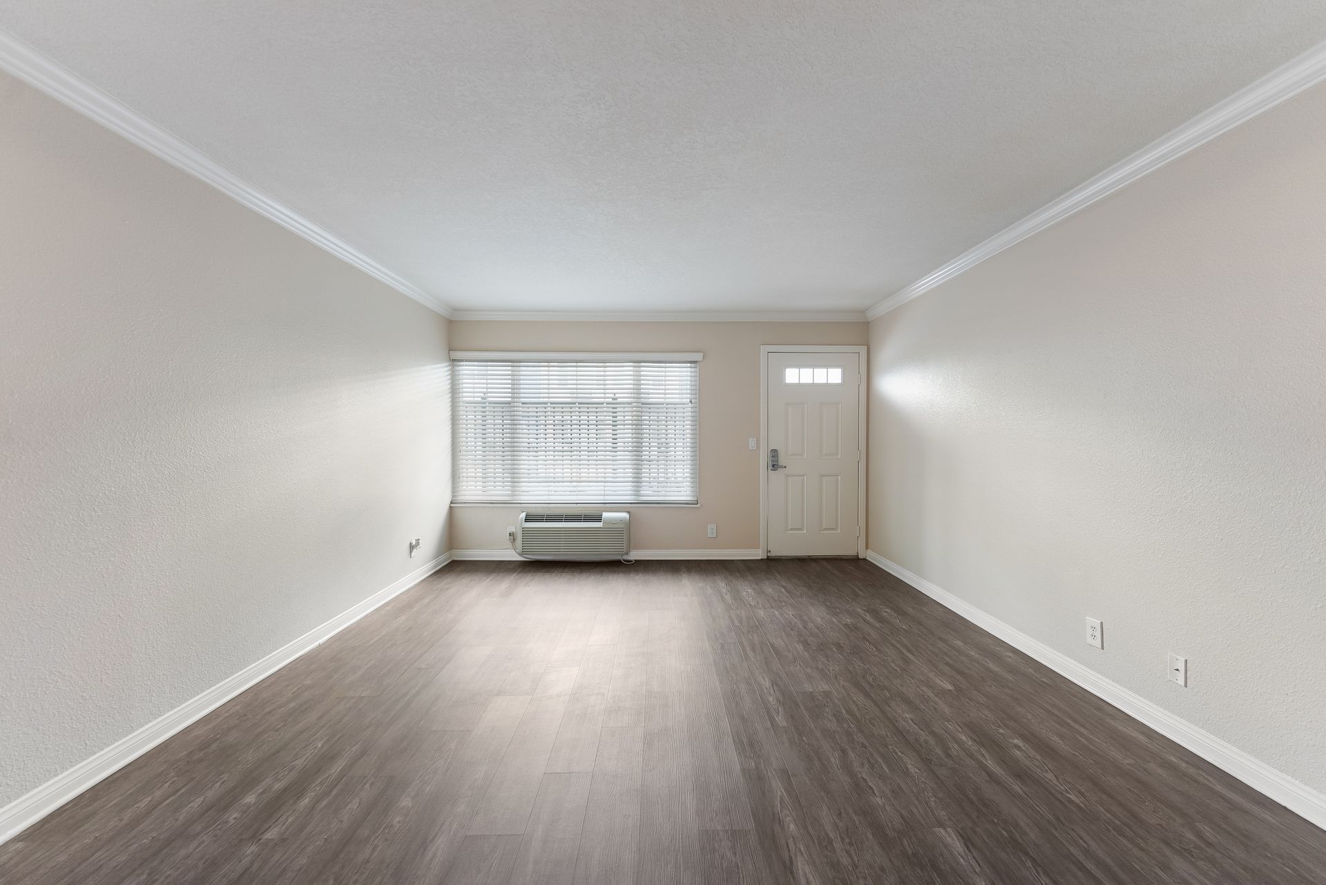 Cantabria interior living room facing the front door
