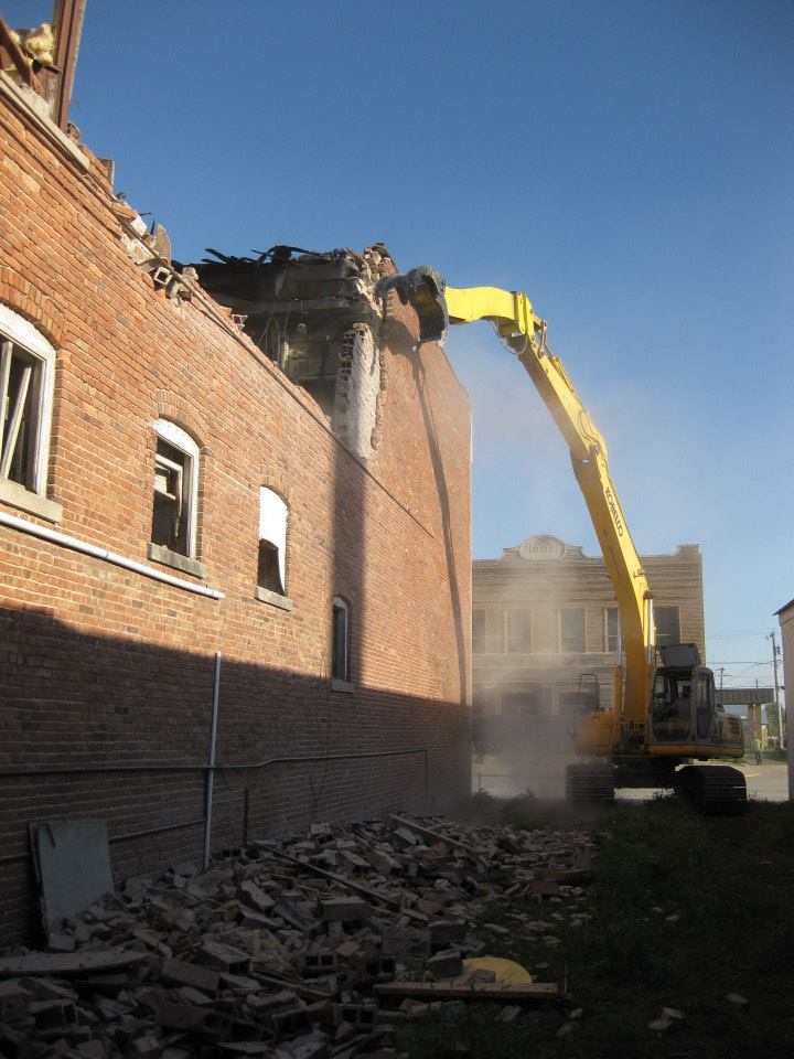 Demolishing Building — St. Lohrville, IA — Gemberling Excavating