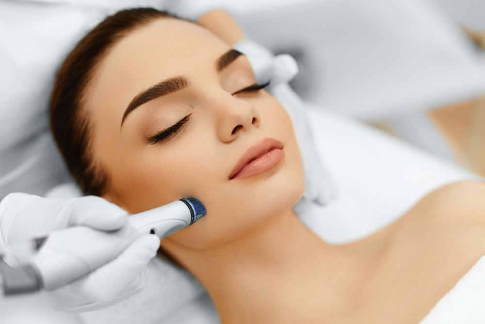 Hydro Microdermabrasion Peeling Treatment — Jina Robinson Skin-Cos-Medix In Albion Park NSW
