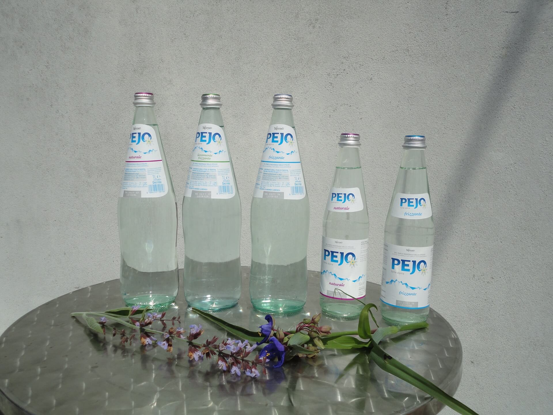 Acqua Pejo in bottiglia di vetro