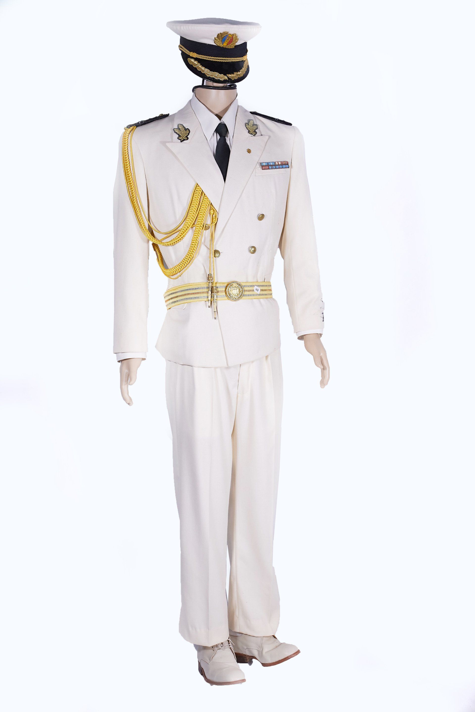 Uniformă albă de ceremonii
