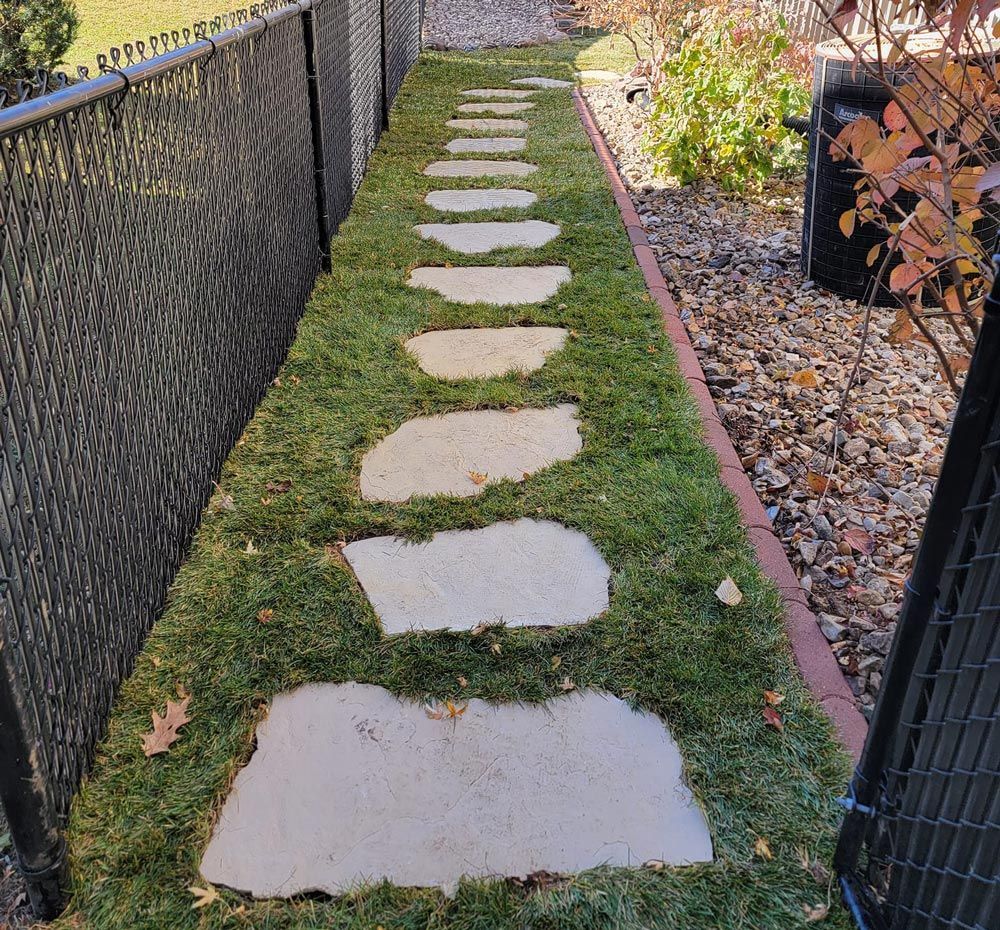 Flagstone Pathway — Marion, IA — S&B Scapes
