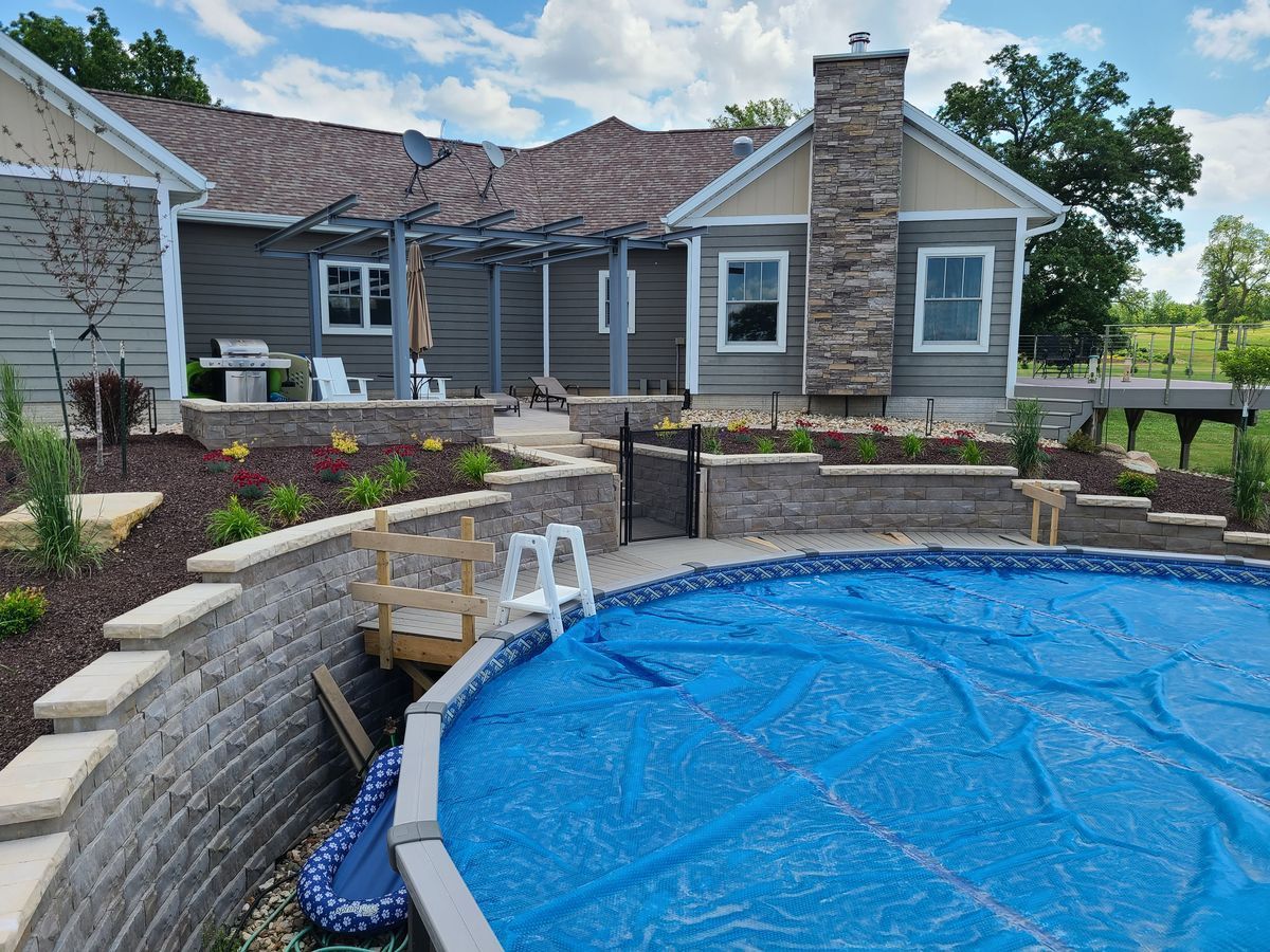 Garden Retaining Wall — Marion, IA — S&B Scapes
