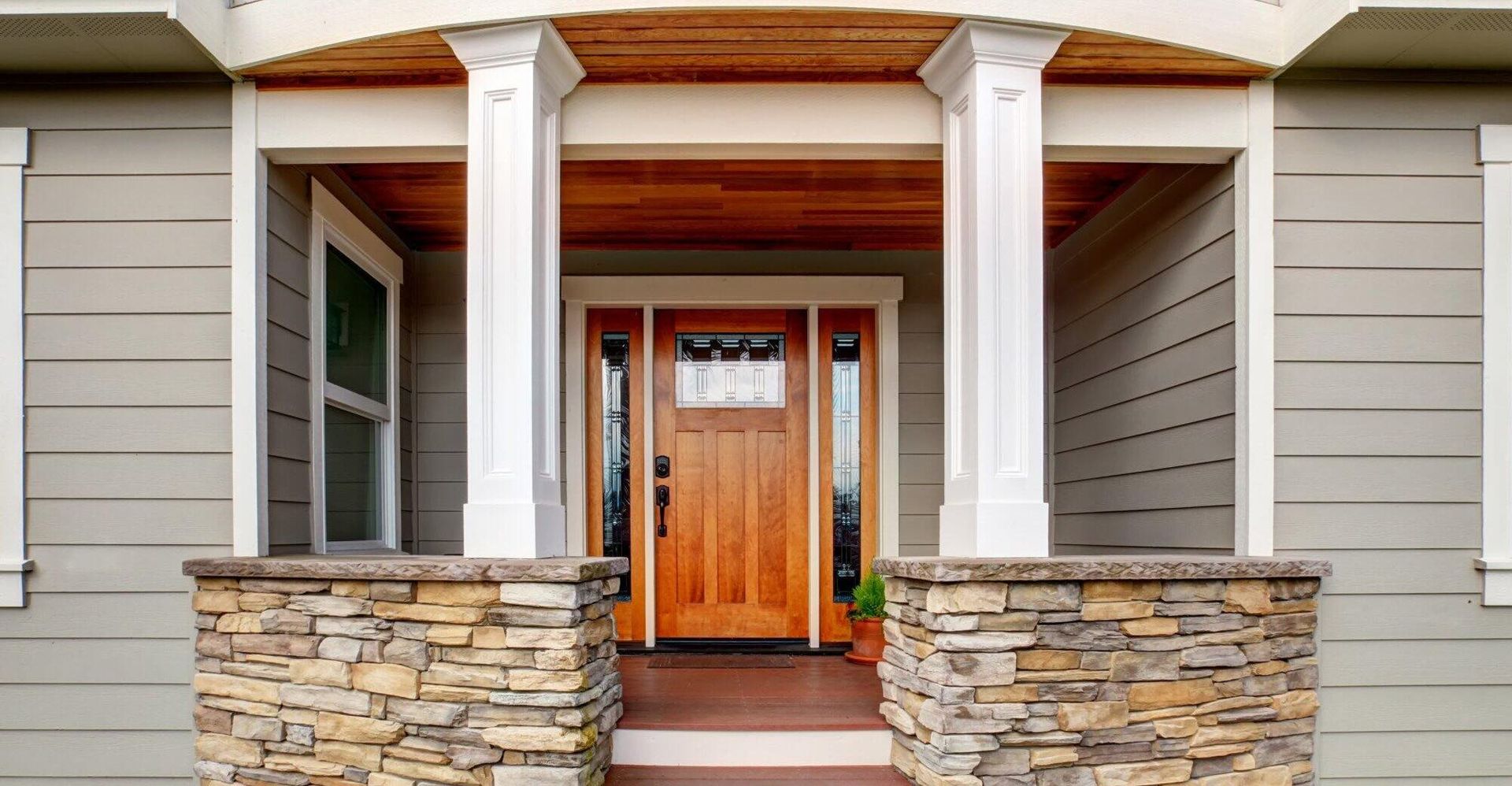 A Homeowner's Guide to Entry Doors with Sidelights