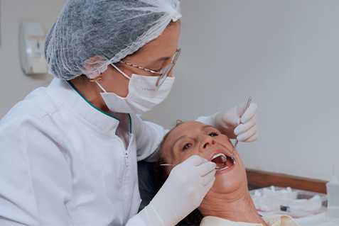 O que é implante dentário?