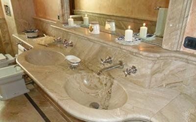 Lavandino doppio in marmo