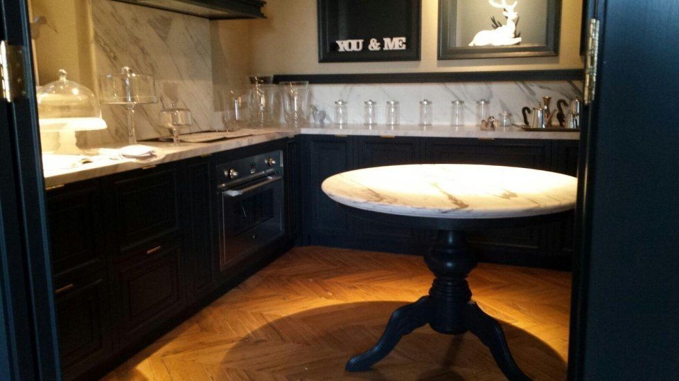 Tavolo rotondo in marmo