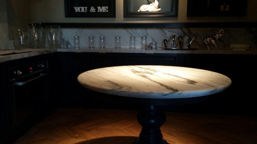 Tavolo in marmo