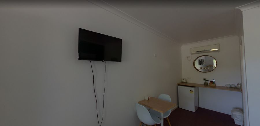 room-with-flatscreen-tv