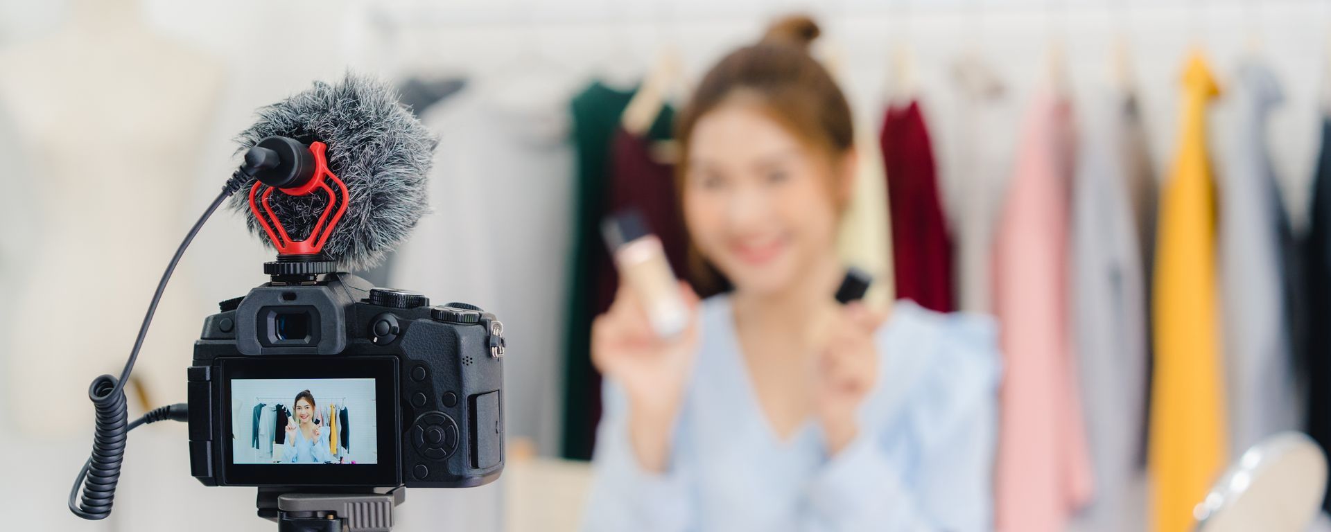 Influencer filming for social media: Image by tirachardz on freepik.com