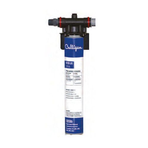 Se muestra un filtro de agua Culligan sobre un fondo blanco.