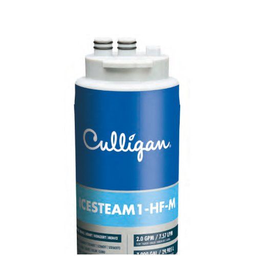 Una botella azul y blanca de Culligan IceSteam 1 HF-M