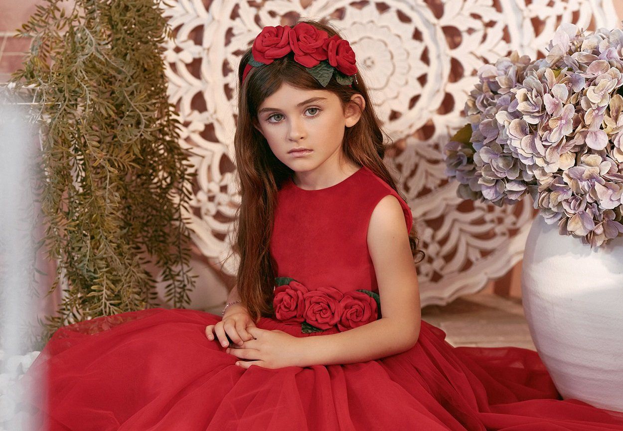 look cerimonia bambina con cintura di rose
