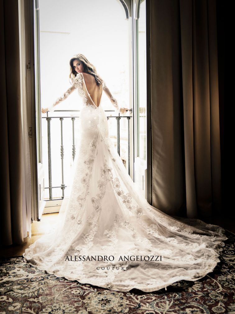 abito da sposa in pizzo alessandro angelozzi