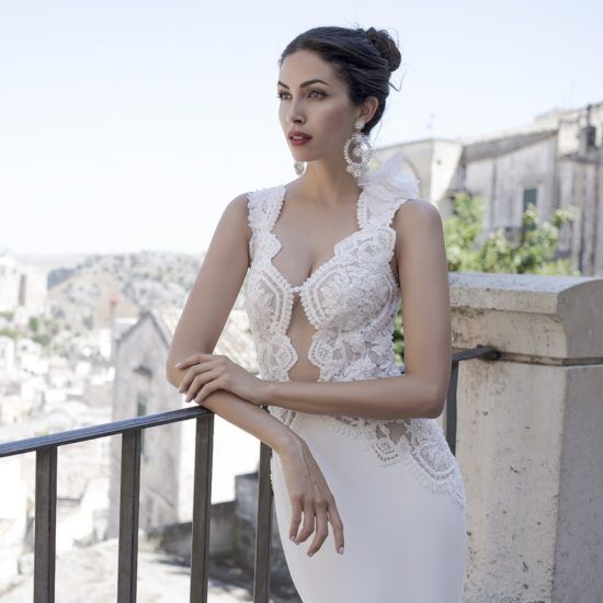 abito da sposa corpetto in pizzo e gonna in seta
