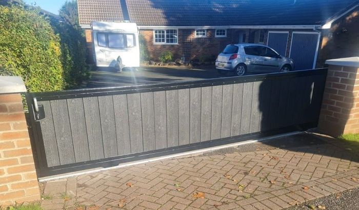 Composite Gates UK single sliding composite driveway gate