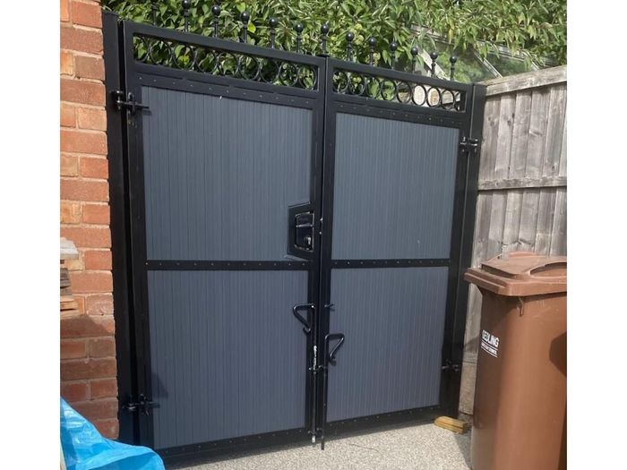 Composite Gates UK pair of rectancular grey composite driveway gates