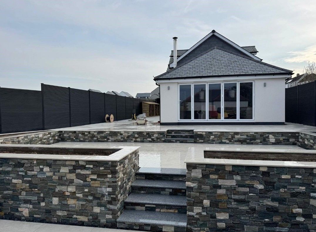 anthracite grey composite fencing