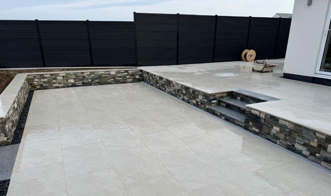 anthracite grey composite fencing