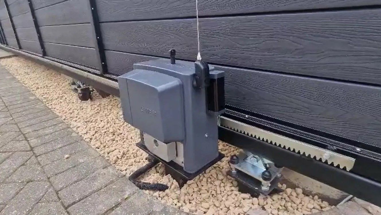 Composite Gates UK electric gate Gloucester