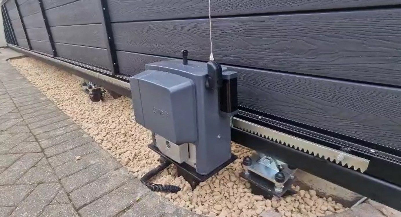 Composite Gates UK electric gate Skegness