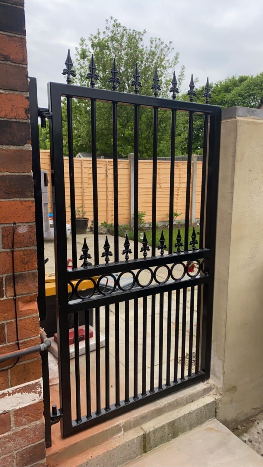 Composite Gates UK metal garden gate with double fleur de lis design
